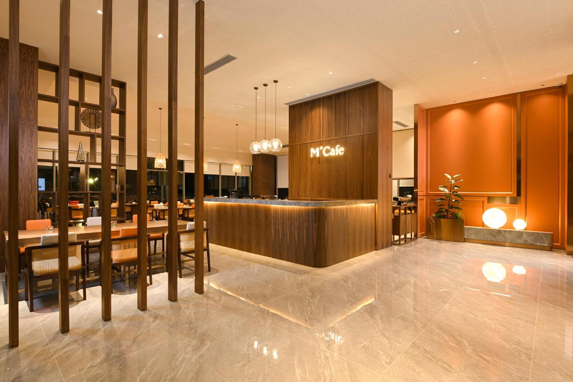 Model J Hotel Jakarta Soekarno - Hatta Airport Tangerang Exterior photo