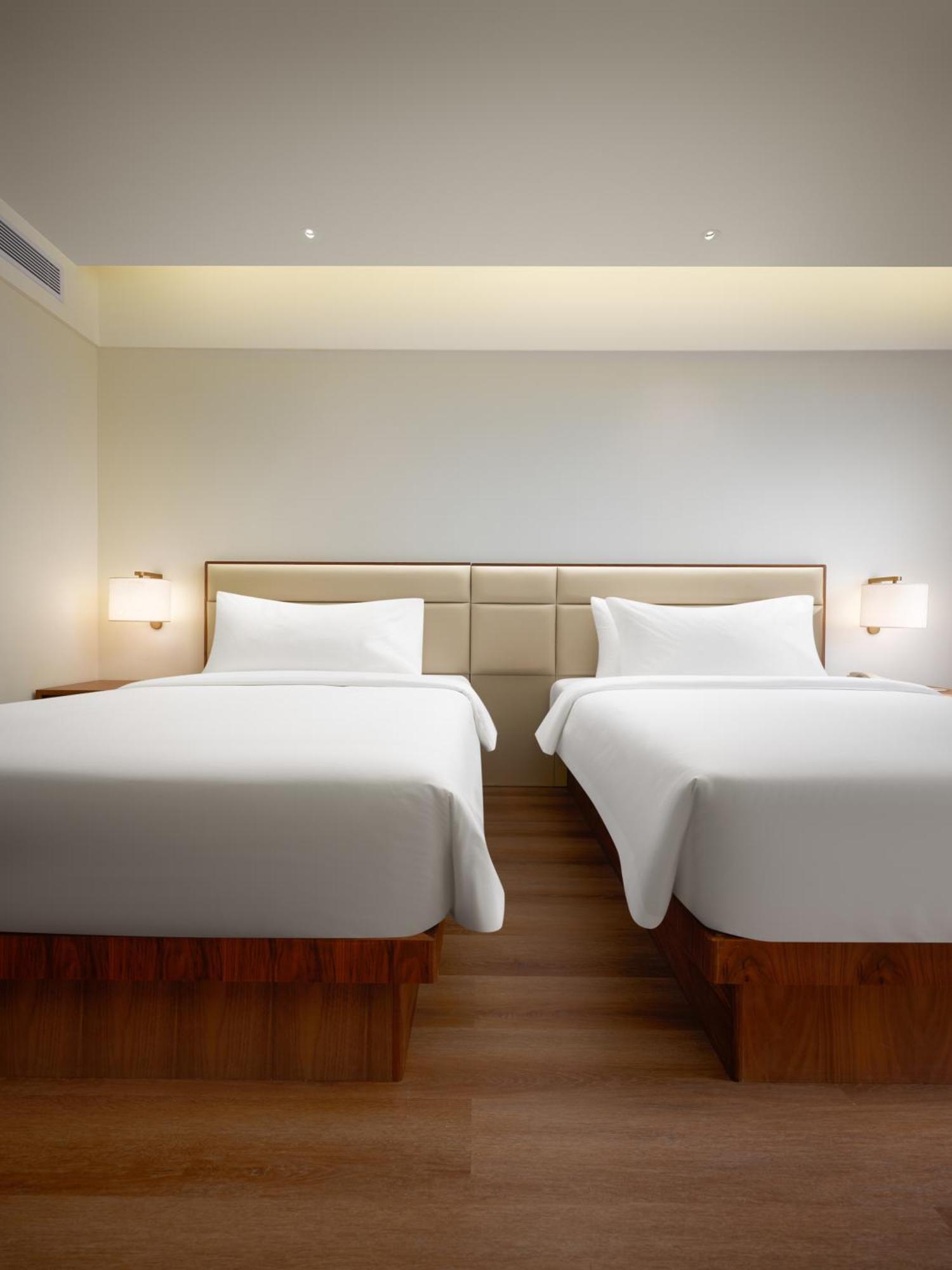 Model J Hotel Jakarta Soekarno - Hatta Airport Tangerang Exterior photo